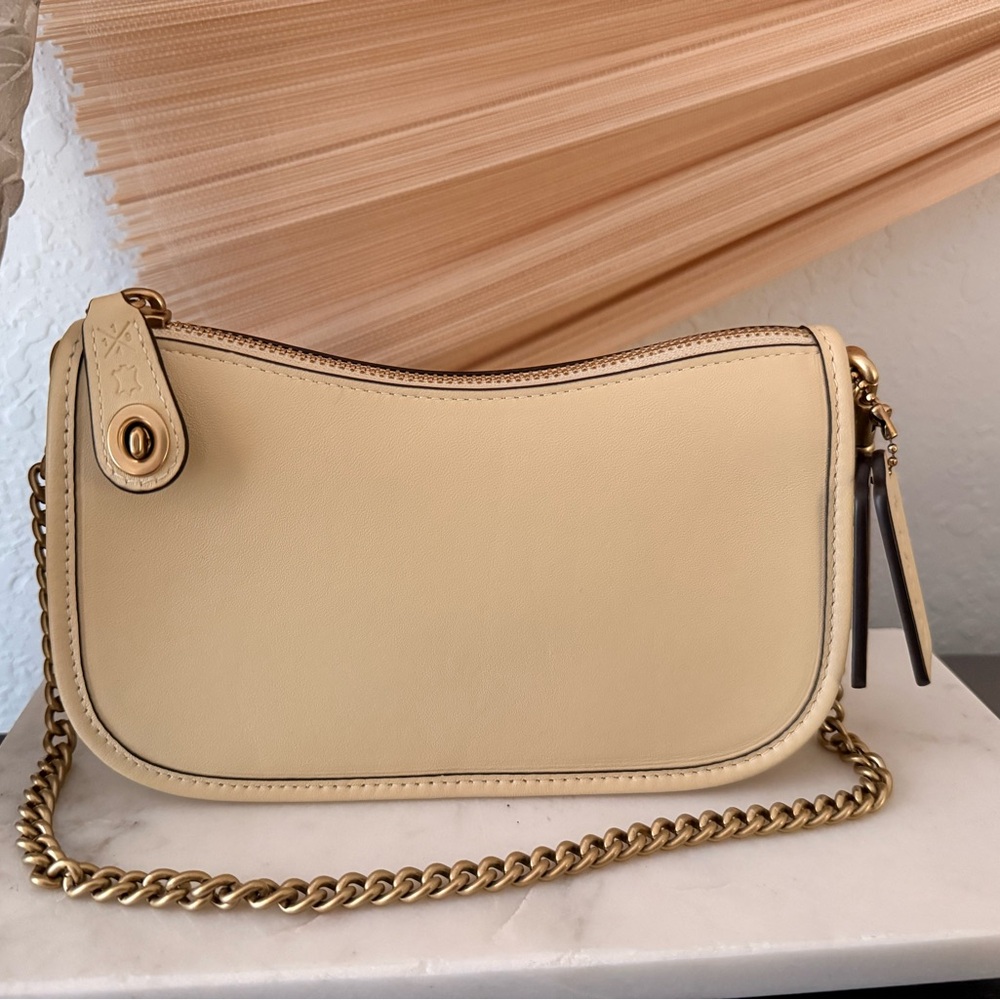 Coach Swinger Bag 20 In Moonlight